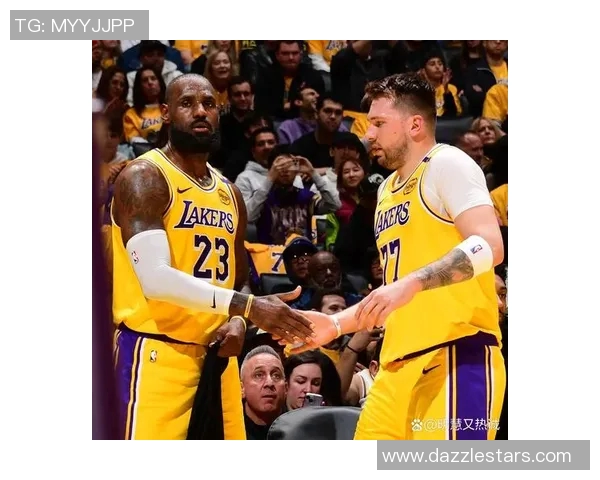 湖人对热火精彩对决回顾全场亮点与关键时刻分析