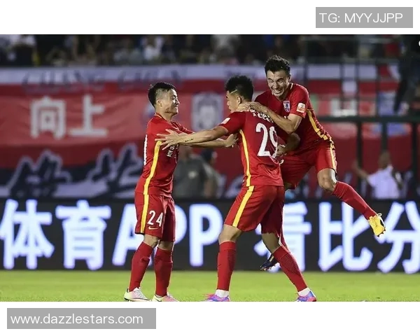 贵州队与恒大队的激烈射门对决引发球迷热议与期待