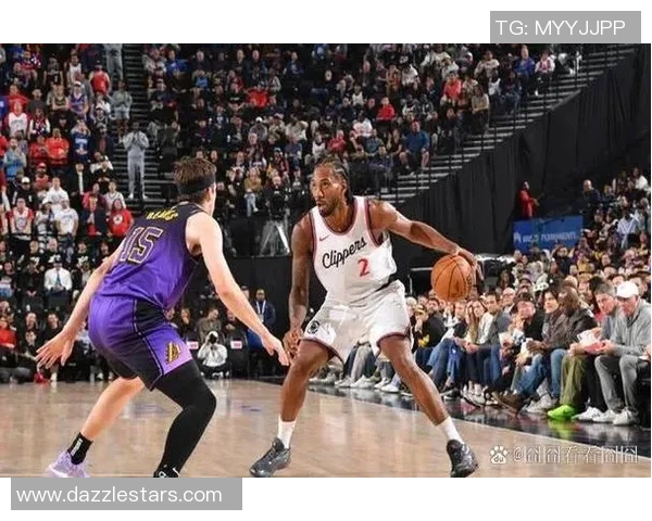 湖人对快船精彩对决回顾昨日比赛数据分析与亮点总结